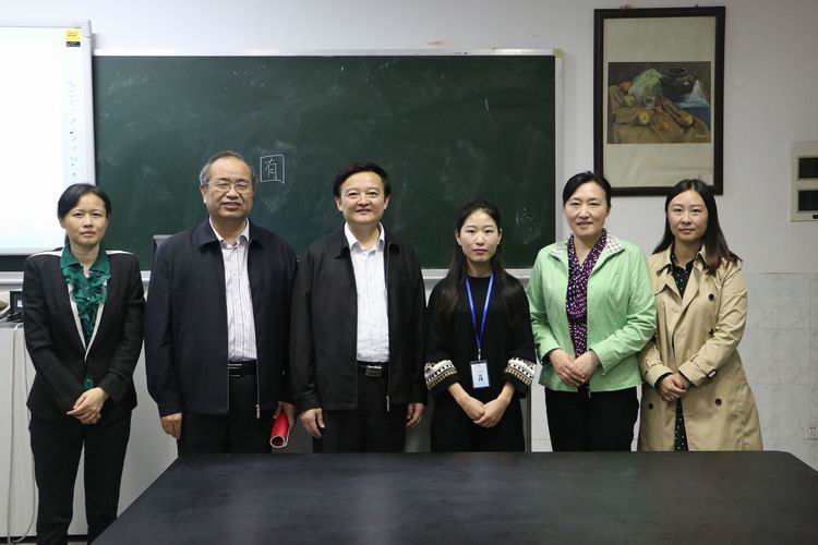 调整大小 南通中学公开课后两校领导与上课学生及指导老师合影.jpg