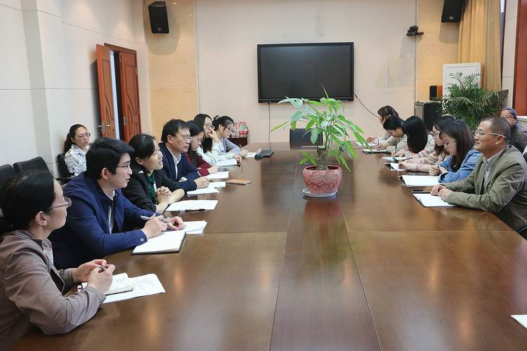 调整大小 城中小学座谈会.jpg