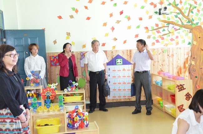 调整大小 参观幼儿手工实验室.jpg