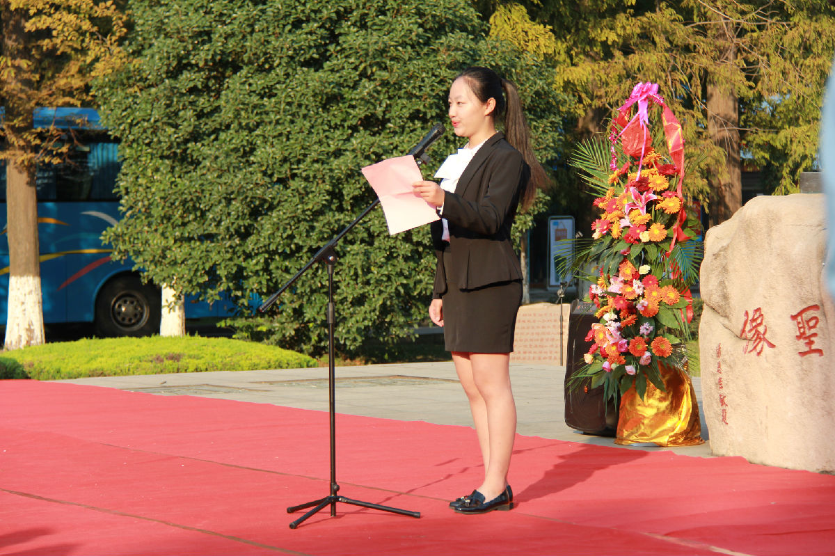 学生代表杨凌一发言.JPG