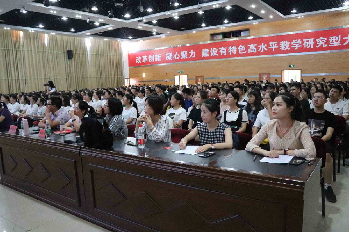 入学典礼现场2_副本.jpg